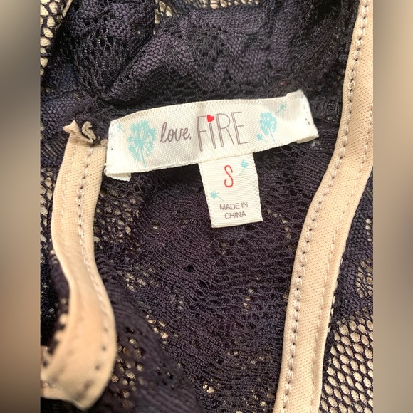 Black Lace Shift Dress - Picture 5 of 7